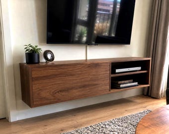 Mueble de TV flotante moderno de nogal, consola multimedia de pared con almacenamiento, unidad de entretenimiento minimalista