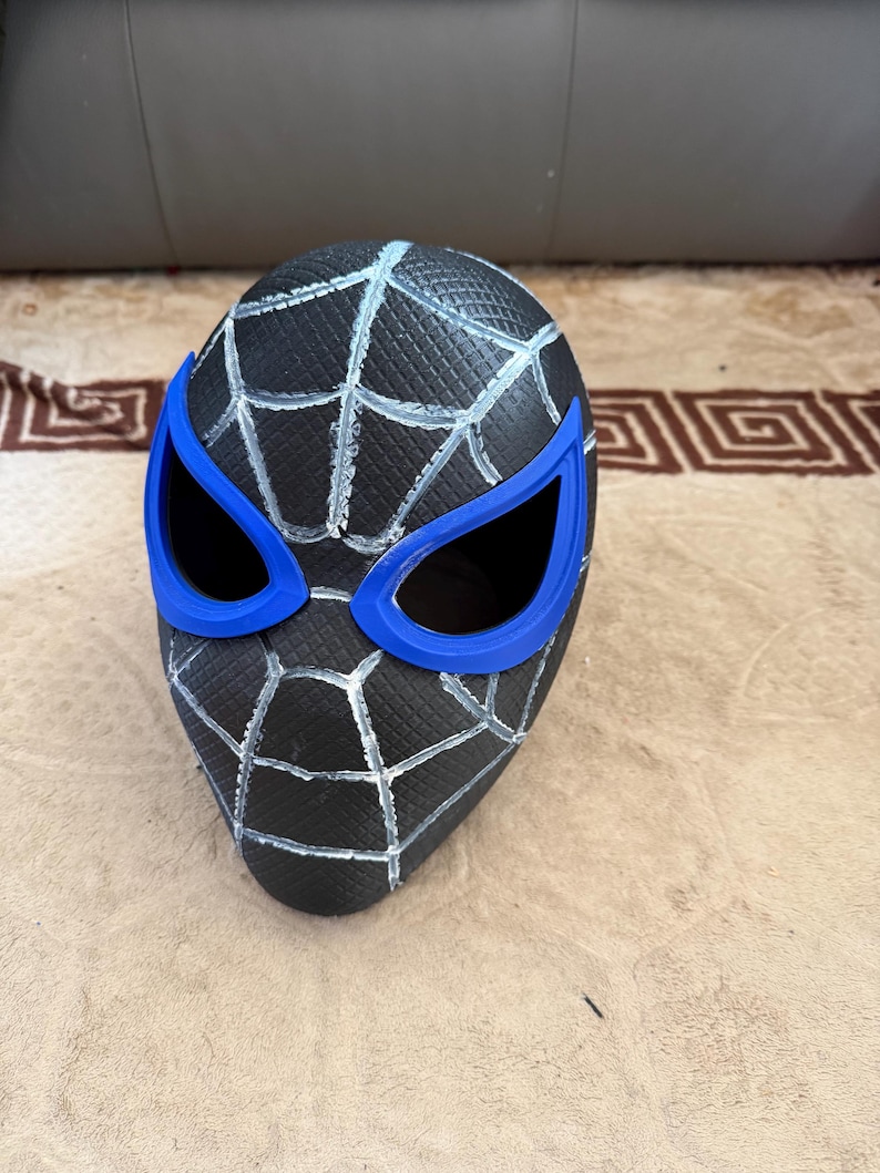 Máscara de Spider-Man impresa en 3D para cosplay - Casco facial de superhéroe con telaraña negra y azul - Máscara personalizada inspirada en Miles Morales - Kit de cosplay DIY imagen 8