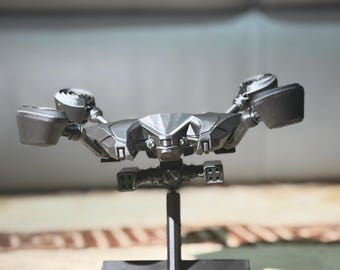 Modelo impreso en 3D del dron ARC Raiders Rocketeer: coleccionable de videojuegos con gran detalle. Arte de fan de Embark Studios. Figura de escritorio con soporte.
