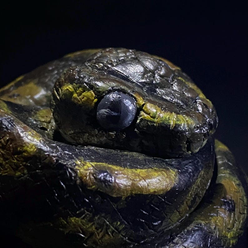 Ball Python Sculpture Art, Realistic Snake Statue, Handmade Reptile Collectible, Gothic Home Decor Bild 7