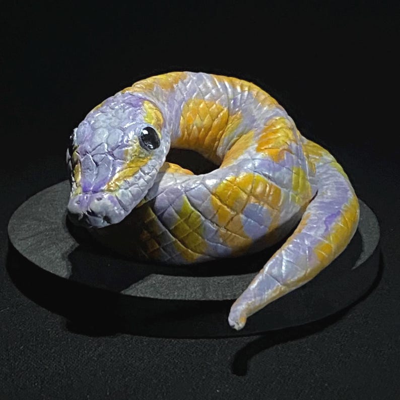 Ball Python Sculpture Art, Realistic Snake Statue, Handmade Reptile Collectible, Gothic Home Decor immagine 1