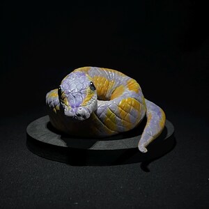 Ball Python Sculpture Art, Realistic Snake Statue, Handmade Reptile Collectible, Gothic Home Decor immagine 11