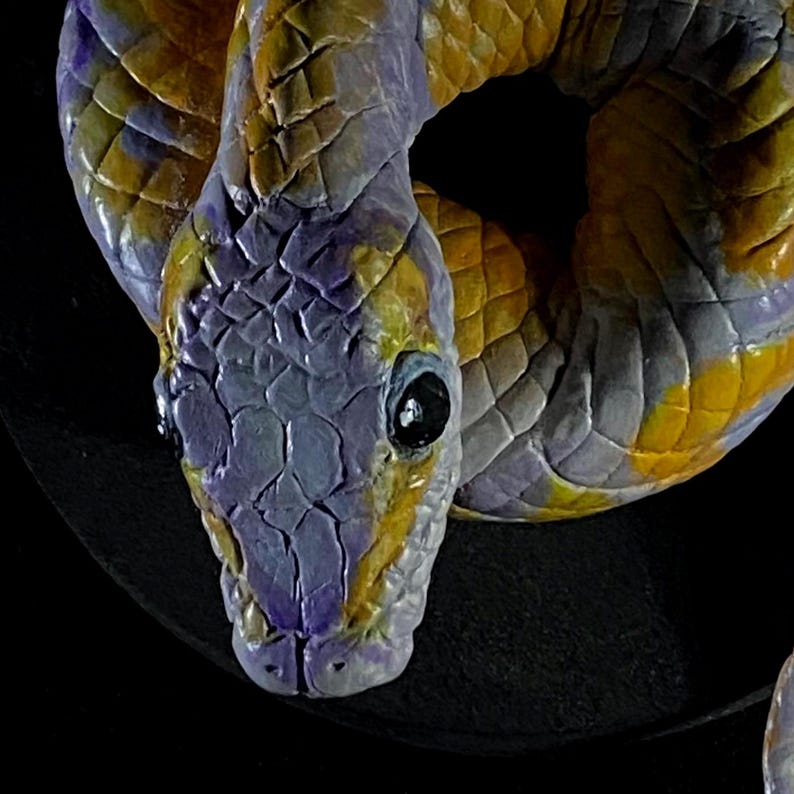 Ball Python Sculpture Art, Realistic Snake Statue, Handmade Reptile Collectible, Gothic Home Decor immagine 8