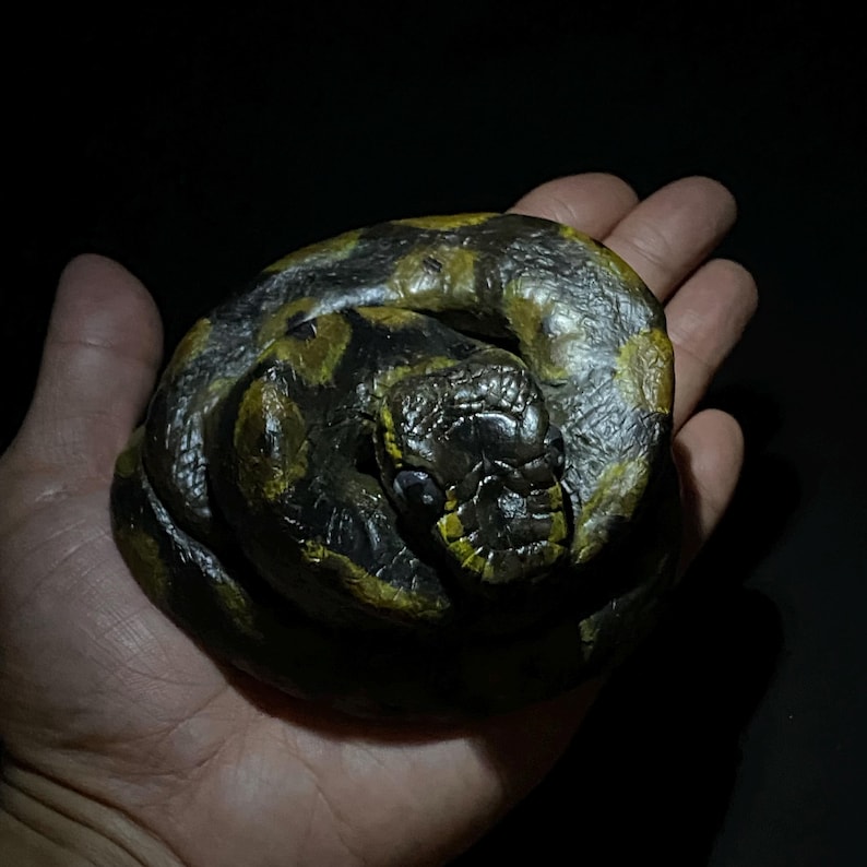 Ball Python Sculpture Art, Realistic Snake Statue, Handmade Reptile Collectible, Gothic Home Decor Bild 1