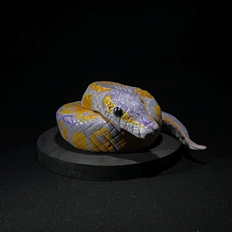 Ball Python Sculpture Art, Realistic Snake Statue, Handmade Reptile Collectible, Gothic Home Decor immagine 3