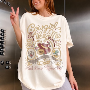Retro Toy Story Shirt, Cowgirl Like Me Comfort Colors Tee, Vintage Western Jessie T-Shirt, Disney Toy Story 5 Shirt, Disney Pixar Fest Shirt immagine 2