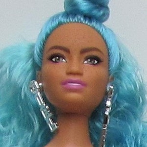 Nouvelle tête de poupée Barbie Extra 16 longs cheveux bleus blonds à  personnaliser OOAK repeindre et réarranger les pièces de rechange  TheSupplyLoft1 -  France