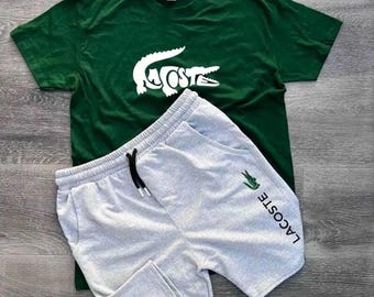Herrset med gröna T-shirts och shorts: Sommaroutfit i bomull med streetwear