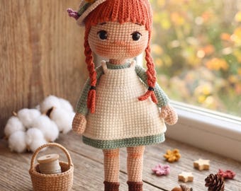 Bambola all'uncinetto fatta a mano con cappello floreale, stile cottagecore, amigurumi, peluche, trecce rosse, bambola imbottita lavorata a maglia, regalo per ragazze