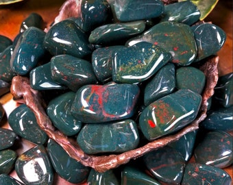 Bloodstone: Medium Tumbled