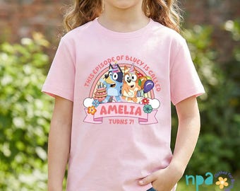 Custom This Episode of Bluey Is Called Verjaardagsshirt voor kinderen, gepersonaliseerde blauwe outfit voor familiematch, aangepast leeftijdsshirt blauw hondenthema