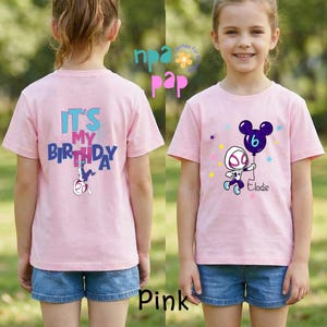 Op de afbeelding: Een set van drie keramische mokken met een gespikkelde, matte afwerking. De mokken zijn in cr&egrave;me, lichtgrijs en donkergrijs. Elke mok heeft een eenvoudig, modern ontwerp en een afgeronde handgreep.