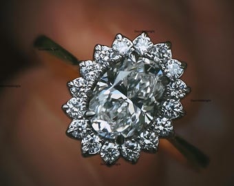 1,00CT ovalslipad moissanit diamantförlovningsring, halo-infattad diamantring i massivt guld med vigsellöfte och jubileumsringar för henne