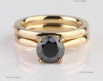 Conjunto de anillo de compromiso de diamante negro de talla redonda en oro amarillo de 18 quilates, anillo de boda minimalista solitario de 4 puntas y alianza de boda sencilla a juego para ella.