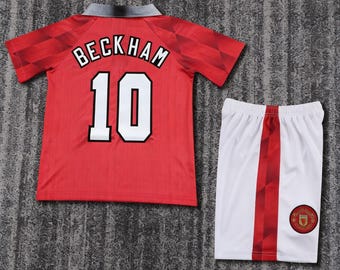 Retro voetbaltenue Man Utd 1996/97 Man Utd – Beckham 10 set jersey en shorts