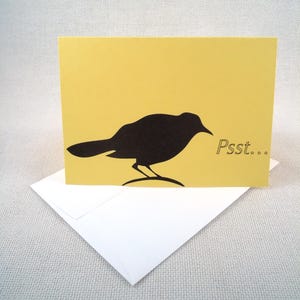 Biglietto di Halloween con silhouette di uccello nero