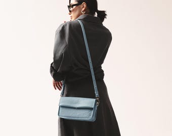 Leather Shoulder Bag with Adjustable Strap & Magnetic Closure