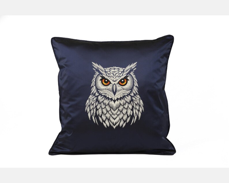 Vit uggla broderidesign, digital fil för maskinbroderi på svart textil, realistiskt skogsfågelmönster, majestätisk nattfågel bild 9