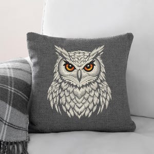 Vit uggla broderidesign, digital fil för maskinbroderi på svart textil, realistiskt skogsfågelmönster, majestätisk nattfågel bild 5