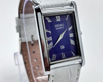 Klasyczny męski zegarek na rękę Seiko z niebieską tarczą i mechanizmem kwarcowym