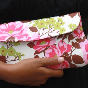 Pink Floral Clutch, Clutch Purse, Padded Pouch Rose Bouquet clutch image 1