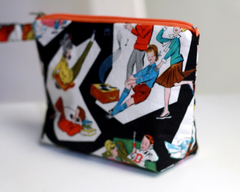 Multi purpose pouch in vintage comics image 3