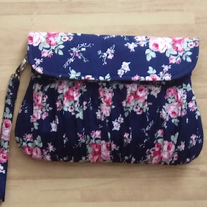 Navy Blue floral clutch purse, bridesmaid gift, bridesmaid clutch, wristlet clutch, wristlet purse, cotton clutch, pink and blue clutch