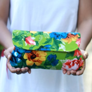 Green clutch summer bright floral, limited edition, bridesmaid clutch image 3