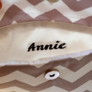 Personalized name / initial embroidery for your clutch image 4