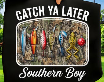 釣りルアー昇華デザインPNG Catch Ya Later Southern Boy Camo背景タックルイラストTシャツマグカップ漁師ギフトアウトドア