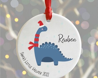 Santa's kleine helper | Dinosaurusornament | Gepersonaliseerde dinosaurusdecoratie | Dinosaurus kerstbal | Naam Bauble