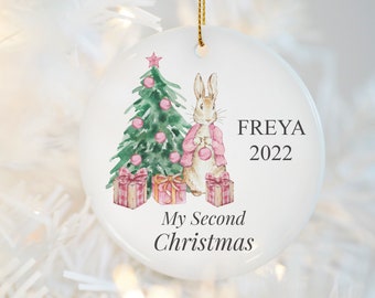 Adorno navideño para el segundo bebé, adorno navideño personalizado de Peter Rabbit o Flopsy para el árbol.