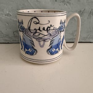 Taza de café/té ANTHROPOLOGIE Ciao Bella Cat con interior de lunares azules, de cerámica. imagen 3