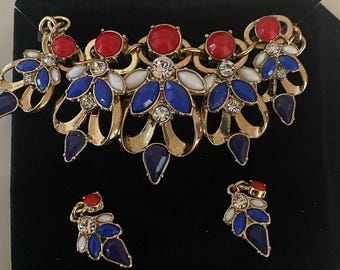 Conjunto de collar y pendientes Avon Ms. Patriotic con diamantes de imitación rojos, blancos y azules de 48 cm (19"), nuevo sin usar.