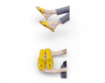 Sandalias planas para mujer.