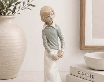 Casades Spanish Porcelain Girl Figurine with Book Vintage Porcelain Statue School Girl Collectible Home Decor Excellent Condition EB19