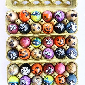 CASCARONES de Halloween, Huevos de Confeti 3 Docenas - DIVERTIDOS 36 Huevos Pintados a Mano Fantasmas Calabaza