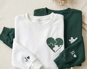 Individuell gesticktes Paar-Sweatshirt, personalisiertes Hoodie-Geschenk Passende Liebe, Puzzle-Herz-Namenspullover