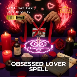 Könnte beinhalten: Ein Bild mit dem Thema Liebeszauber, mit roten Kerzen, Rosenblättern und einer Flasche "Lust Oil". Der Text lautet "Obsessed Lover Spell" und "Same Day Cast, Fast Results". Ein Foto ist mit einem roten Band gebunden, umgeben von leuchtenden Herzen.