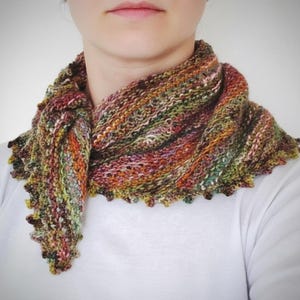 Façon d'utiliser les restes de fil. Patron d'écharpe/foulard tricoté pour débutant.  Fichier PDF