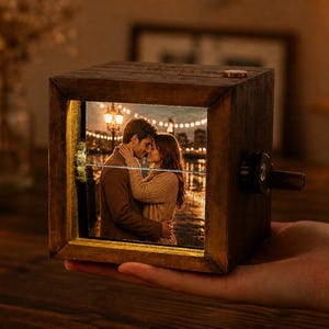 Caja de fotos animada personalizada con luz, libro de fotos de madera personalizado con animación, caja de fotos con manivela, regalo de aniversario para parejas.