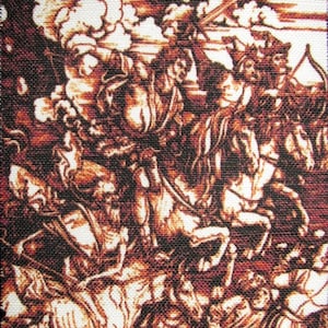 Könnte beinhalten: Ein antiker Wandteppich, der eine Szene von Krieg und Tod darstellt. Der Wandteppich ist in Braun- und Weißtönen gewebt und zeigt eine Gruppe von Figuren auf Pferden sowie eine Figur am Himmel. Der Wandteppich ist von einem schwarzen Rahmen umgeben.