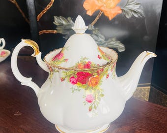 Vintage Royal Albert Old Country Rose Teapot