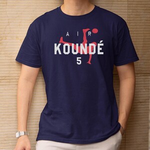 France Soccer Graphic Tee, Animated Style Koundé 5, 2026 World Cup Inspired Unisex Shirt Bild 1