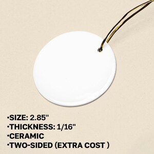 a picture of a white round object with a string attached to it