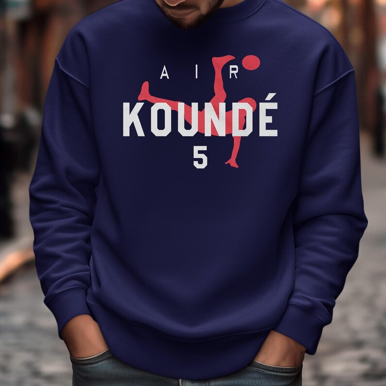 France Soccer Graphic Tee, Animated Style Koundé 5, 2026 World Cup Inspired Unisex Shirt Bild 7