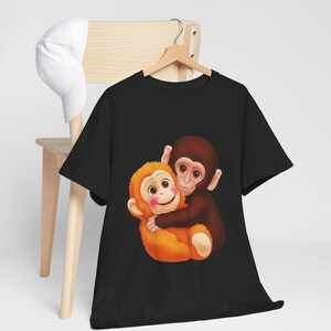 Camiseta "Pum Monkey Hug", ilustración de una mamá orangután, regalo para amantes de los animales