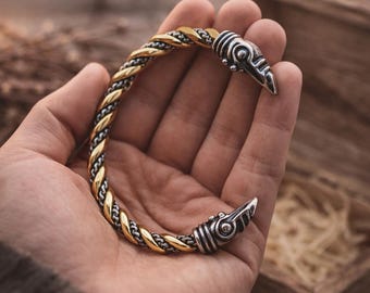 Pulsera Torc con cabeza de cuervo vikingo, joyería de mitología nórdica, brazalete de acero inoxidable para hombre, regalo pagano para él, estilo nórdico antiguo