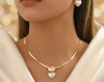Conjunto de joyas de oro: collar y pendientes, gargantilla con colgante de corazón, joyas elegantes para mujer, regalo minimalista, regalo de cumpleaños o aniversario para ella.