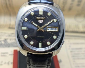 Vintage Seiko 5 Automatic Wristwatch, Day-Date, Japan Made Black Dial